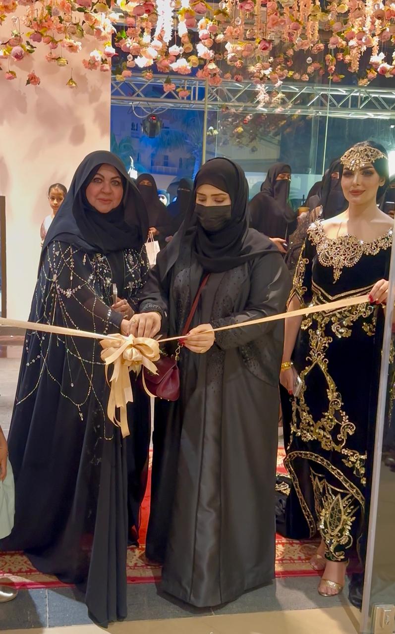 تحت رعاية منى المنصوري.. افتتاح معرض عروس صلالة في سلطنة عمان